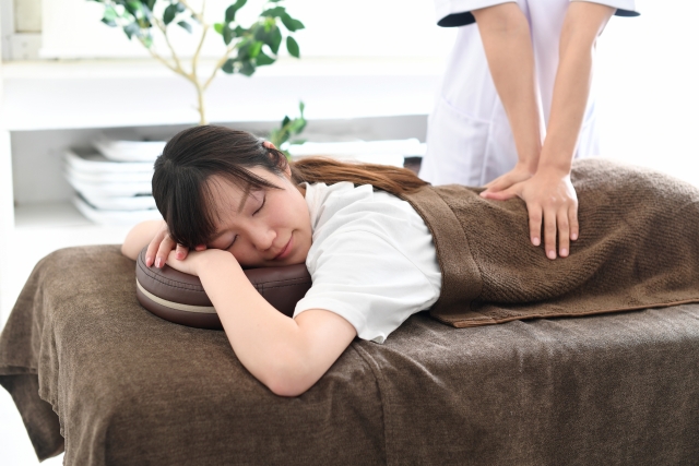 リンパマッサージ